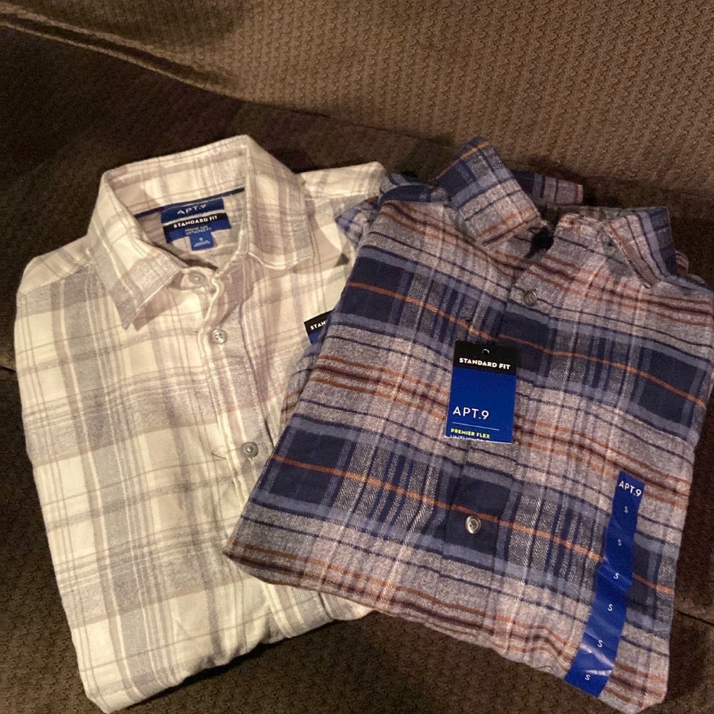 NWT TWO mens size small standard fit, Apt 9 flannel shirts